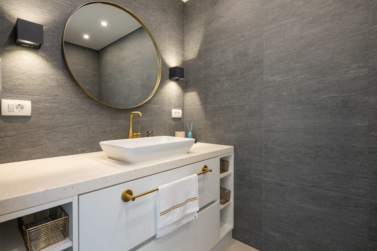 Second bathroom with vessel basin and Grohe rain shower at The Beachhouse Rogoznica luxury villa